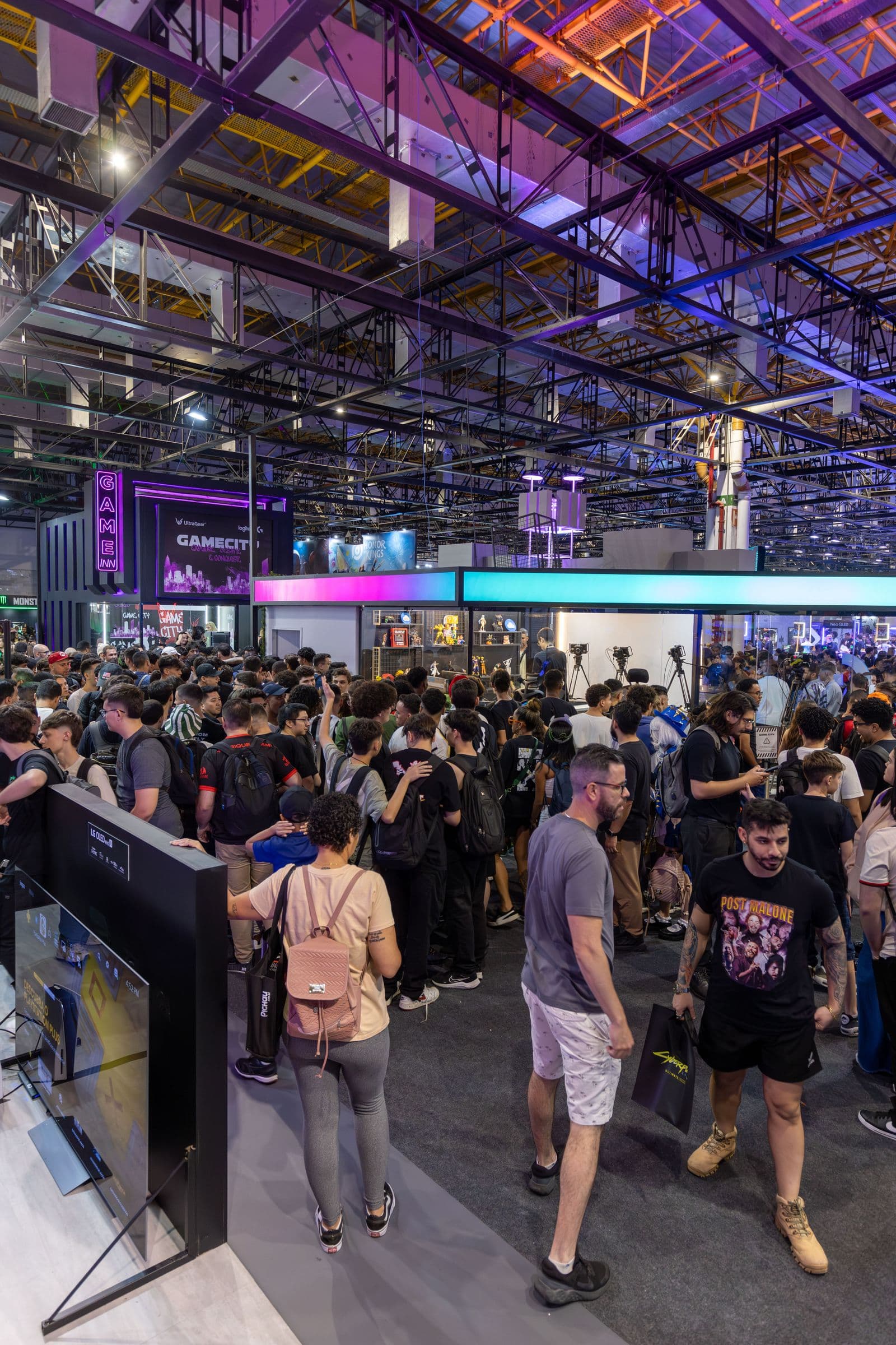 SHOT Show Las Vegas: Off-Site Meeting Rooms & Desks