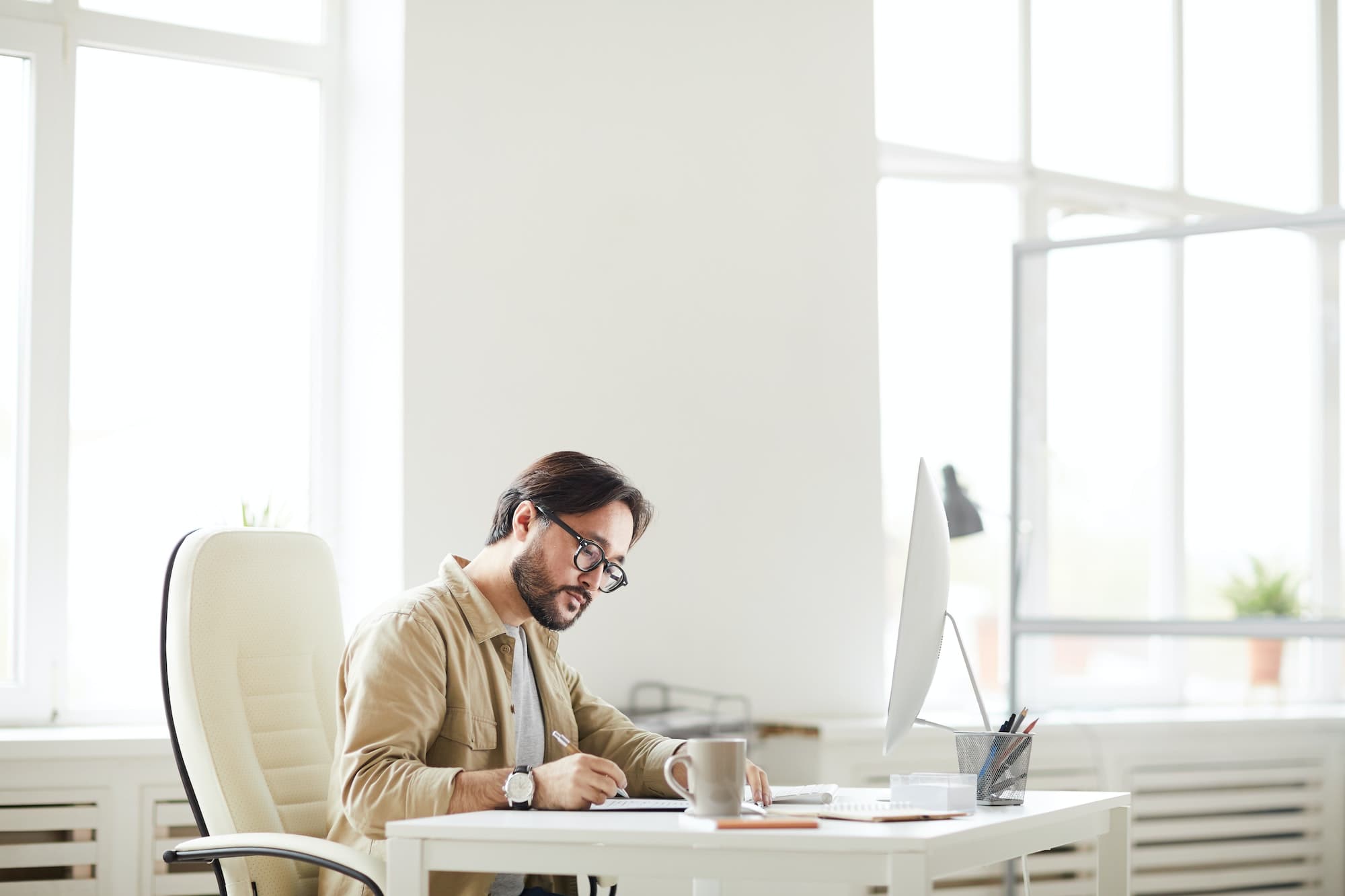 How to Choose the Right Office Furniture for Comfort and Functionality