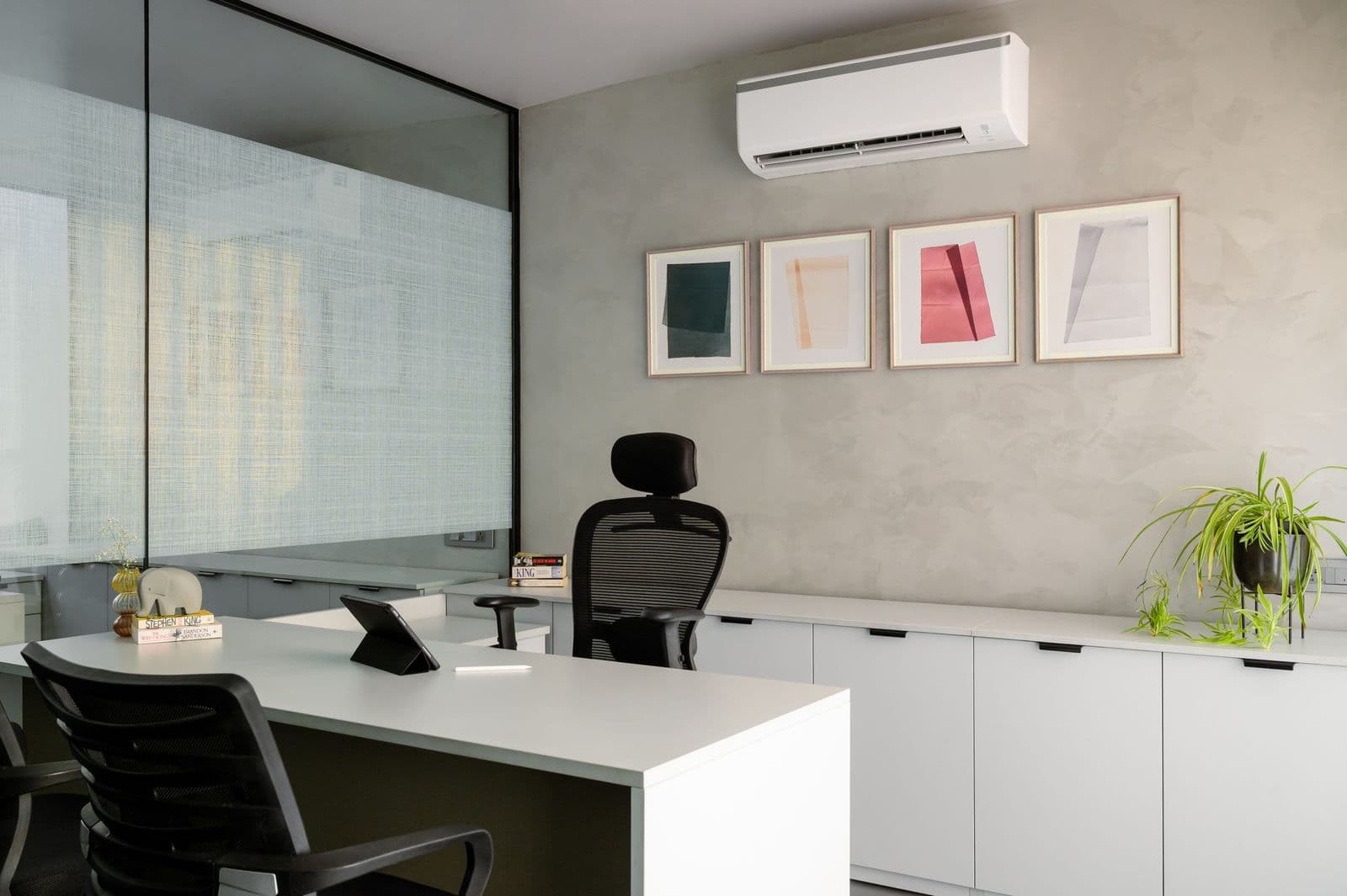 Maximizing Small Office Spaces: Tips and Tricks