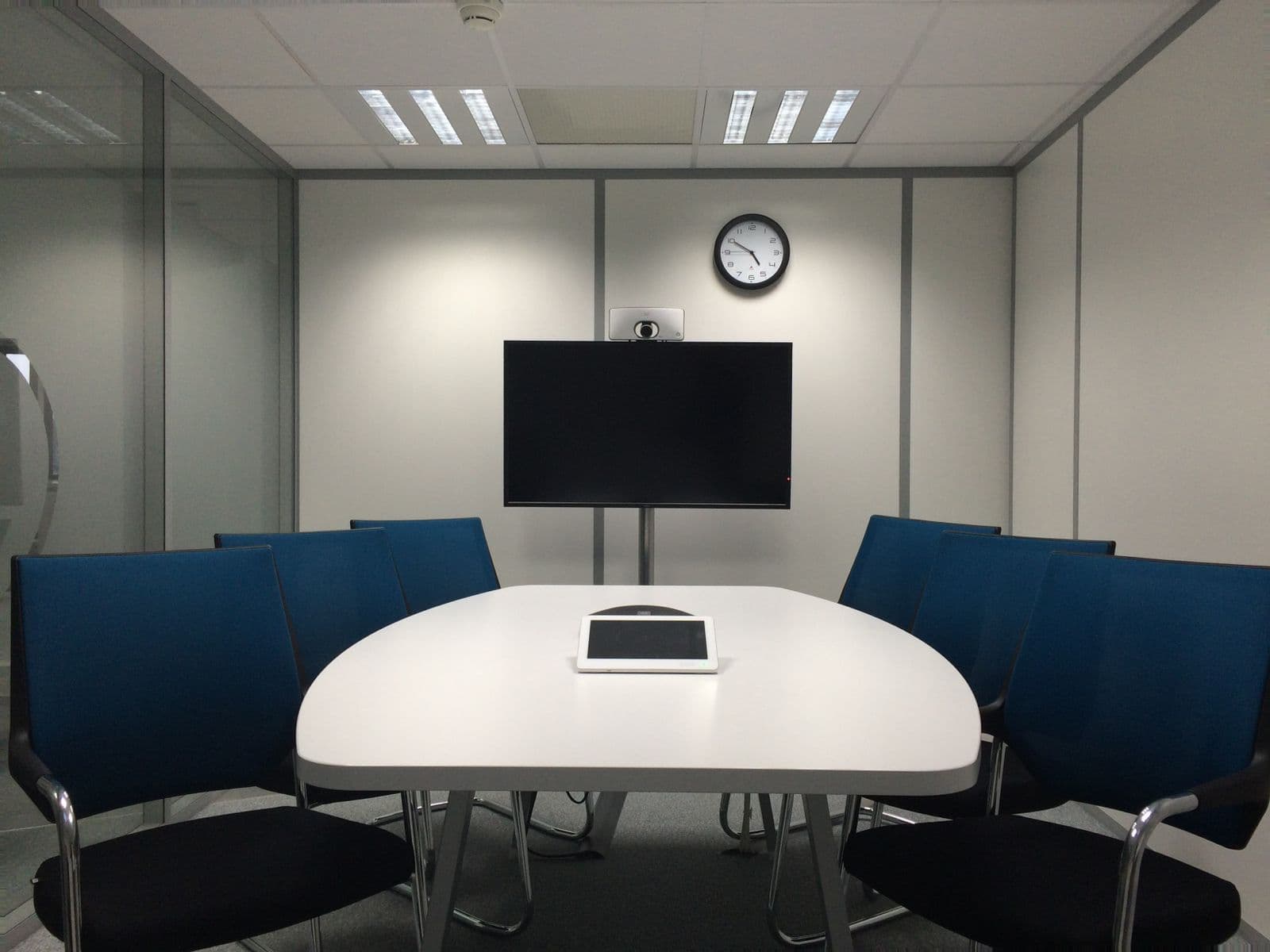 Meeting Rooms Near LAS Airport: A Traveler's Guide